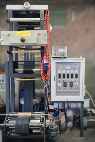 Proceso de extrusión de plástico y producción de bolsas